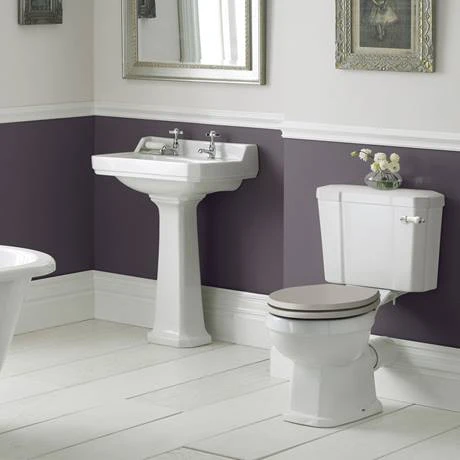 Old London Richmond Close Coupled Traditional Toilet + Soft Close Seat 3 Old London Richmond Close Coupled Traditional Toilet + Soft Close Seat - Image 3